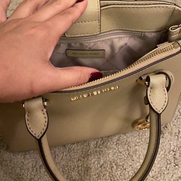 Michael Kors bags - Picture 3 of 5